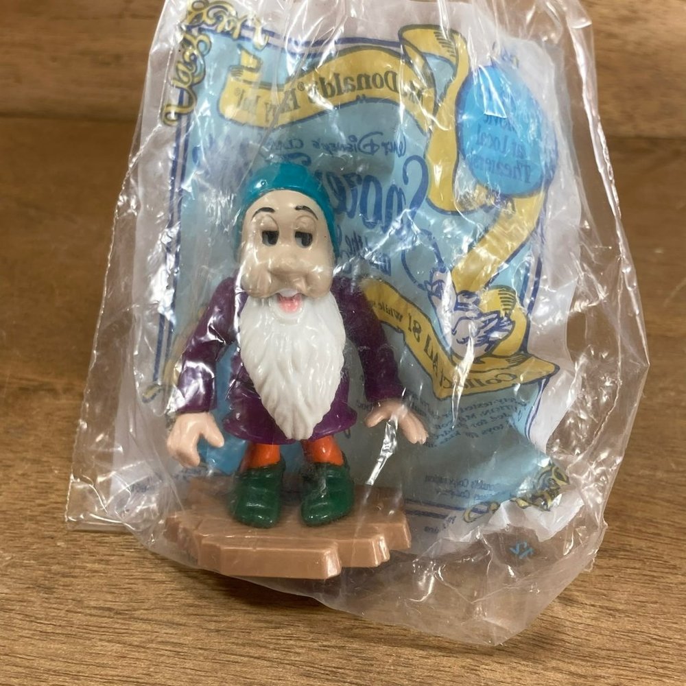 Vintage 1992 McDonalds Happy Meal Toy Disney Snow White Sleepy Brand New